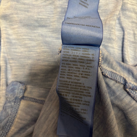 Abercrombie & Fitch Light Blue Collared Button Up Shirt - Picture 4 of 8